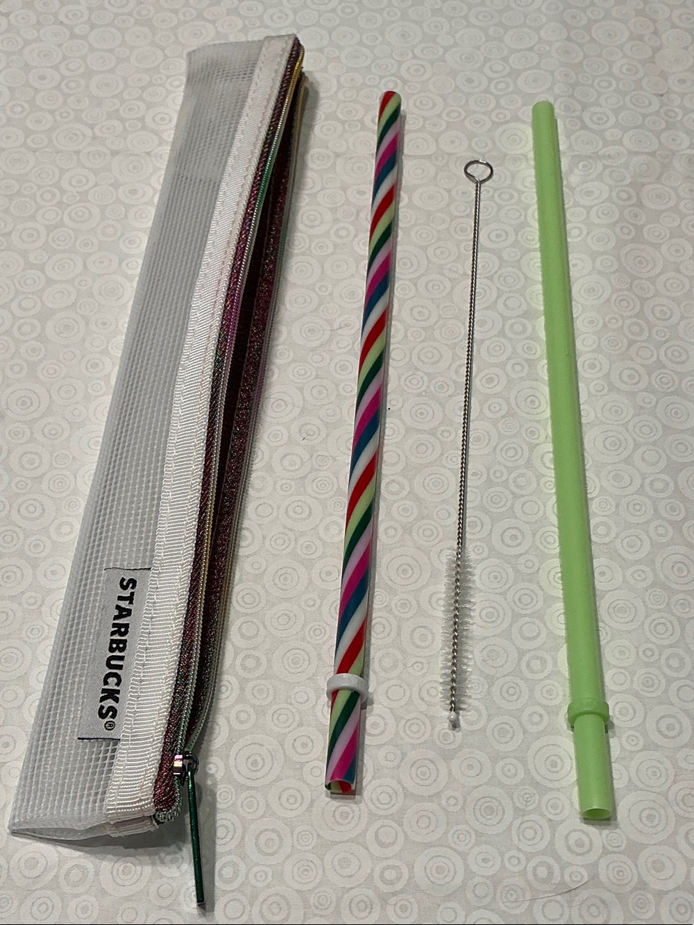 Starbucks Clear Mesh Pouch w/Green & Multicolor Reusable Straws & cleaning brush - Picture 4 of 4